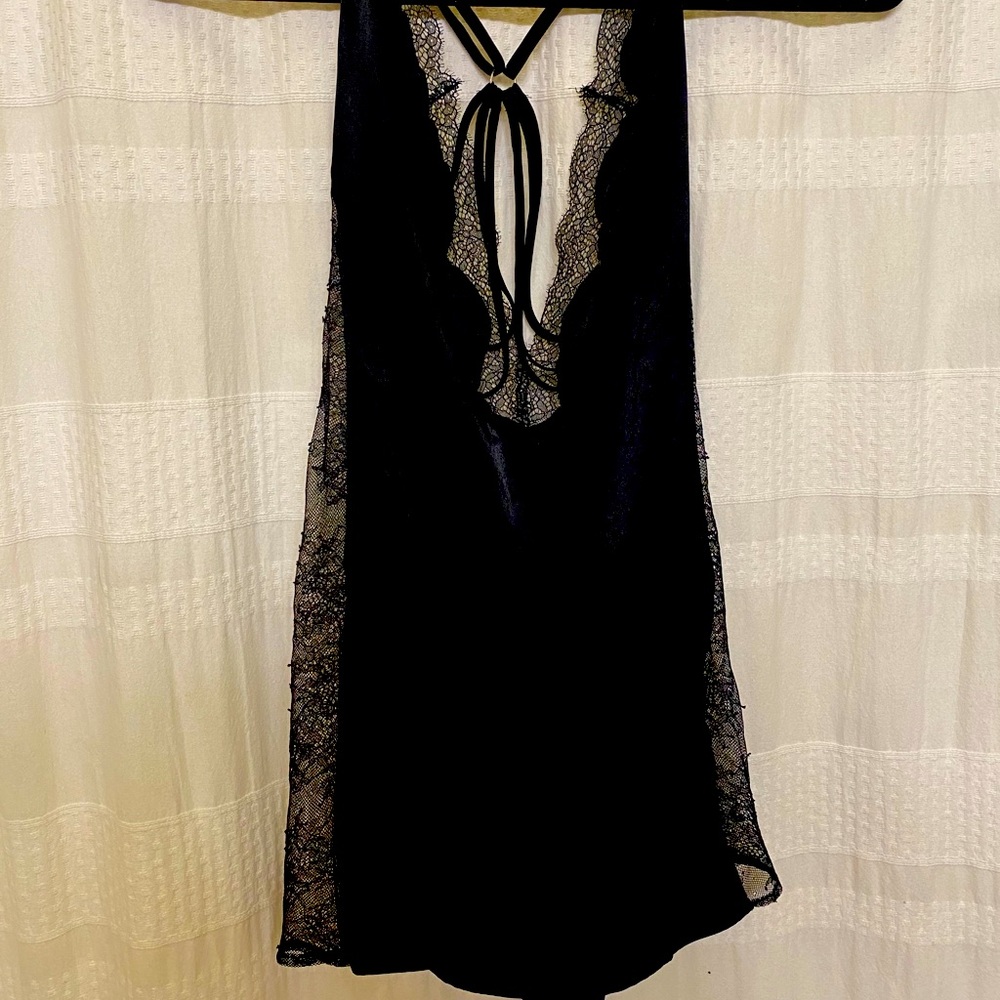 Victoria Secret Deep V Lace Chantilly Slip 🖤